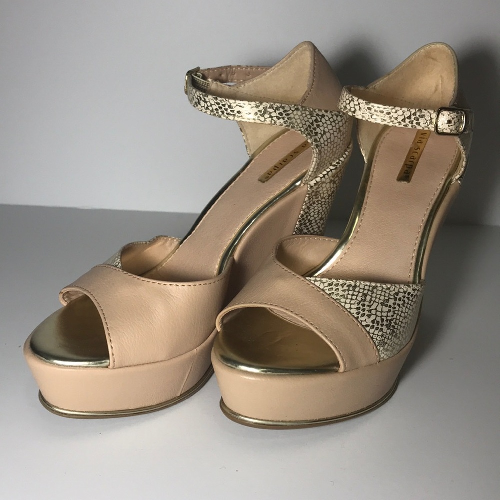 Pair of Brazilian nude wedges